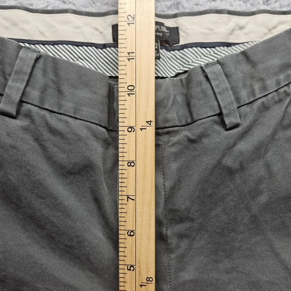Banana Republic Gray Aiden Chino Mens Size 33x32 Classic Preppy